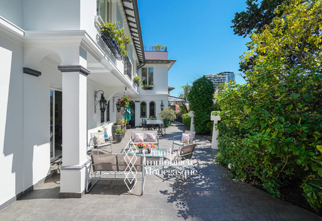 RARE - VILLA INDÉPENDANTE À MONACO - JARDIN & PISCINE