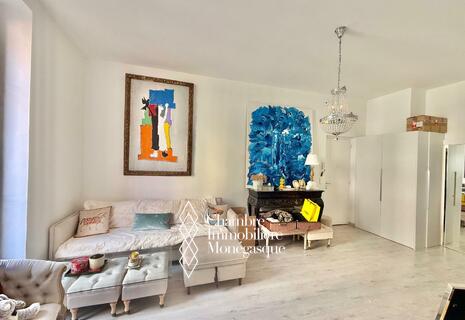 CONDAMINE / 2 PIECES AVEC BALCON