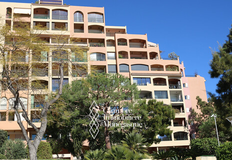 FONTVIEILLE - GRAND LARGE - BOX FERME