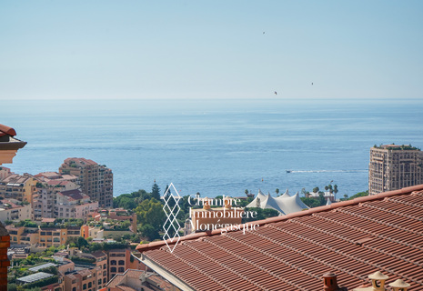 GIARDINO ESOTICO - TRILOCALE CON VISTA MARE E PALAZZO