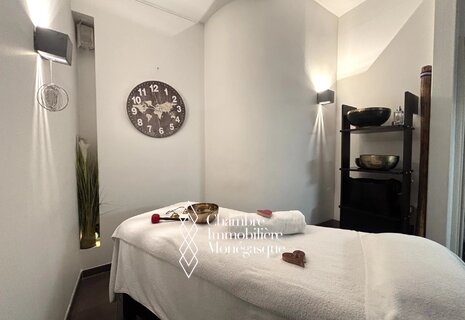 Beauty salon business for sale near the Monaco border