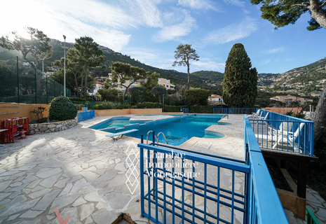 Les Ligures – renovated 3 room apartment with terrace & mountain view