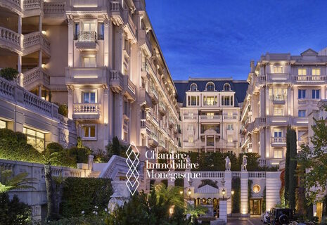 Résidence du Métropole – Luxurious 5-Room Flat with Sea View