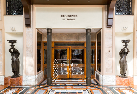 6 ROOMS IN THE PRESTIGIOUS METROPOLE RESIDENCE