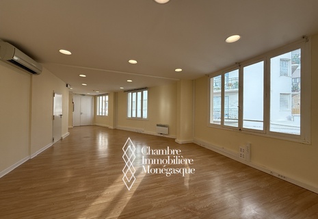 Office Space for Rent – Spacious, Bright, Ideally Located