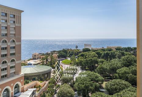 Beautiful family apartment in Bay House (co-exclusive listing)