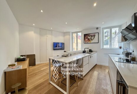 For sale, fully renovated one-bedroom apartment