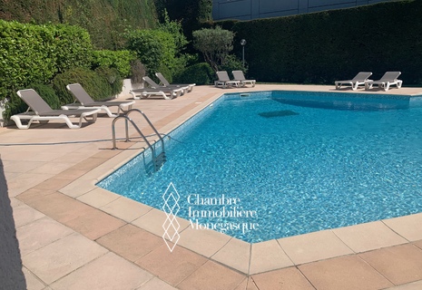 Élégant appartement avec terrasse et piscine