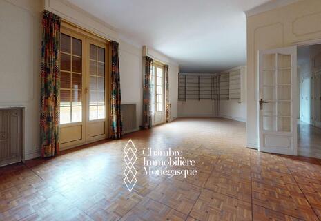 FRANZIDO PALACE - LOCATION