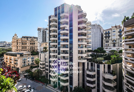 CARRE D'OR - PROCHE CASINO - GRANDS BUREAUX