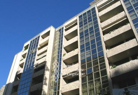 Suffren - Very large parking for sale