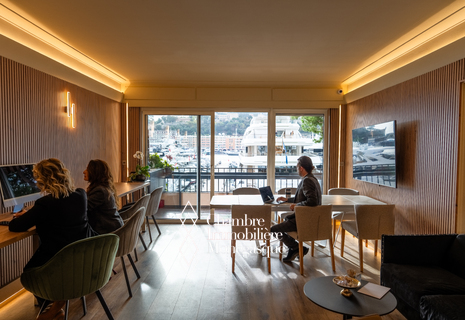 PORT : BUREAU DANS CENTRE D'AFFAIRES - 20M2