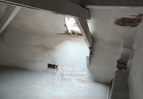 Very large attic for sale