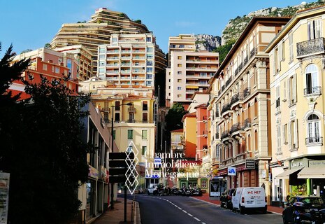 2 ROOMS TO RENOVATE GREAT POTENTIAL CONVERTIBLE INTO THREE ROOMS