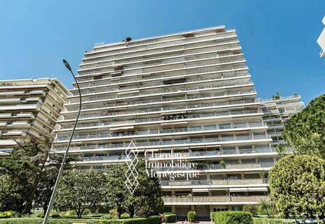 Château d’Azur – Mixed-Use Studio