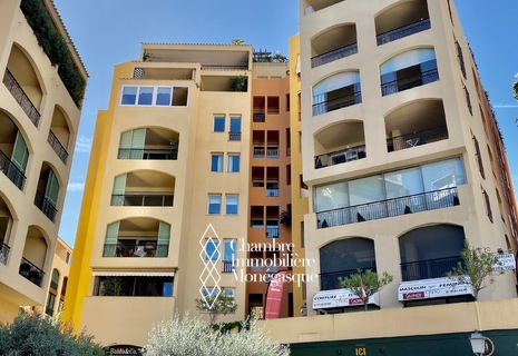 LOCAL COMMERCIAL À FONTVIEILLE