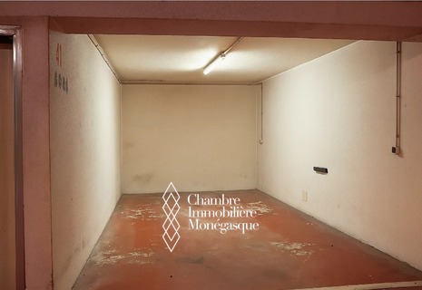 NEAR TRAIN STATION / RESIDENCE LES OLIVIERS / 1 PARKING SPACE