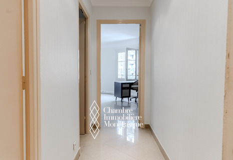 LA SCALA PALACE: OFFICE