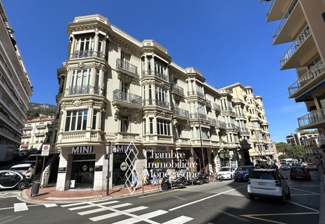 Appartement 4 pièce rénové au cœur de Monte Carlo