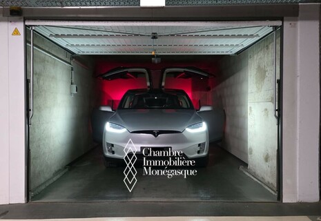 Spacieux Box - Bd des Moulins