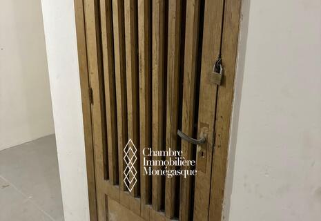 AUTEUIL : CAVE A LOUER