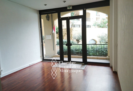 FONTVIEILLE : bureau open space  disponible à la location