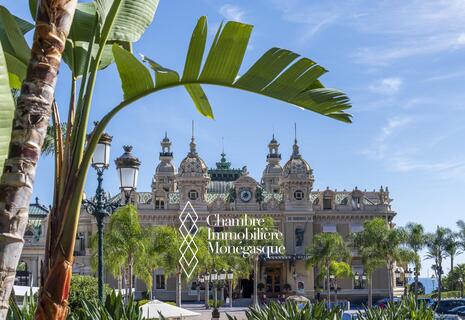 High-Floor Flat few steps from the Casino
