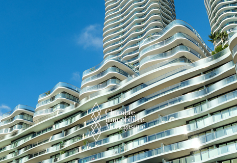 'NO. 1 - BAY HOUSE, 4 BEDROOMS, HIGHEST FLOORS - SEA VIEWS'