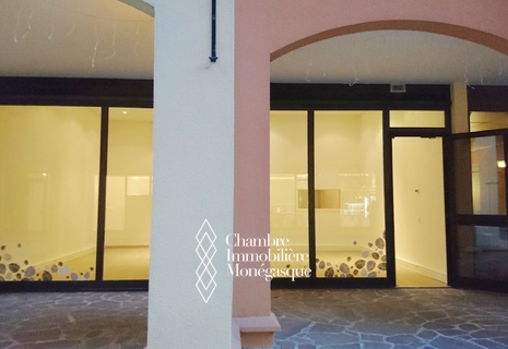 BUREAU À VENDRE À FONTVIEILLE