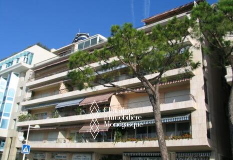 BUREAUX SUR LE PORT DE MONACO