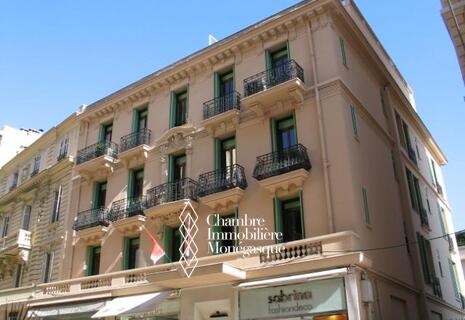 BOULEVARD DES MOULINS - 2 PIECES