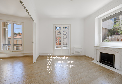 SPACIEUX 2/3 PIECES AUX BEAUX VOLUMES