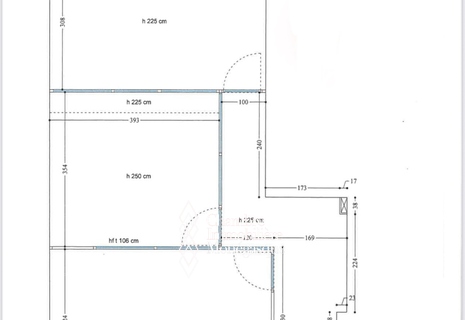 FONTVIEILLE - Local commercial / Bureau Administratif avec grande vitrine