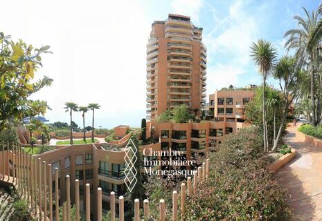 MONTE CARLO SUN - grande ufficio con 2 posti auto - piscina all'aperto