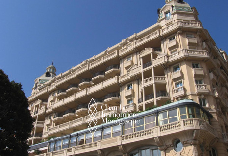 LUSSUOSO APPARTAMENTO DI 5 STANZE NEL CUORE DEL CARRÉ D'OR - RESIDENZA 'LE MÉTROPOLE'