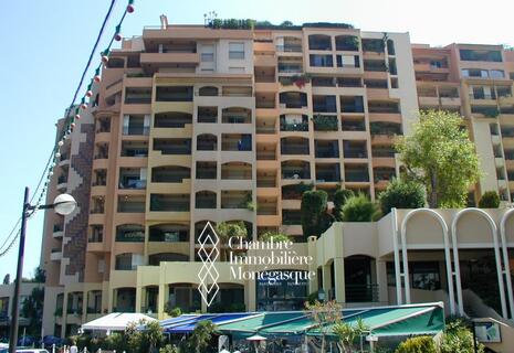 FONTVIELLE - GRAND LARGE - SPACIOUS OFFICES ON GROUND FLOOR