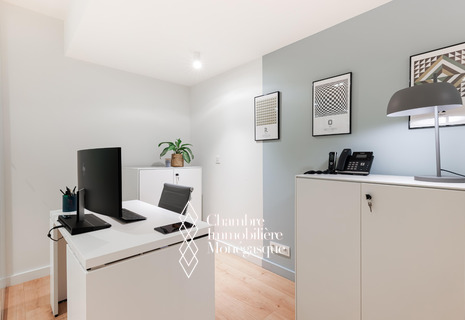 METROPOLE: Office of 9m2 for rent