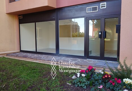Commercial premises with window in Fontvieille