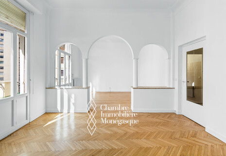 Villa Antoinette: Rooftop / Penthouse Duplex 2 Bedroom Apartment with Sea View