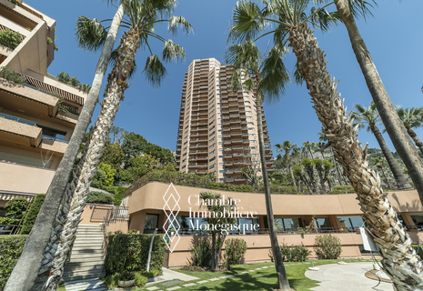 PARC SAINT ROMAN: SPACE FOR 4 CARS