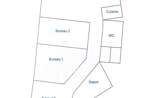 Pleasant renovated office in a high standing residence!