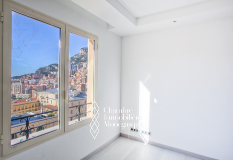 MAGNIFIQUE STUDIO RÉNOVÉ EN PLEIN CARRÉ D'OR