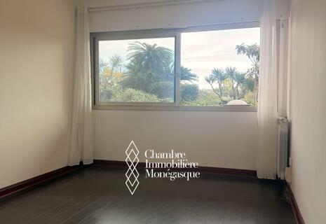 RENOVATED MIXED-USE OFFICE