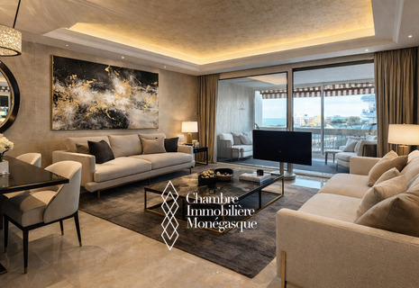 ELEGANT, 2-BEDROOM APARTMENT WITH LOVELY SEA VIEWS