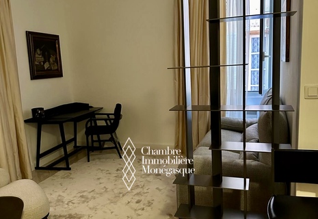 Monaco-Ville – Spacieux 2 pièces rénové avec usage mixte possible