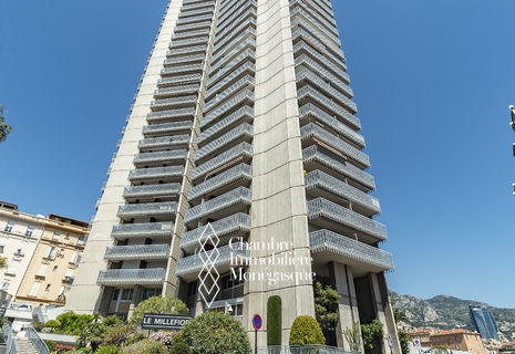 STUDIO AVEC TERRASSE, VUE MER & CASINO – EMPLACEMENT CENTRAL