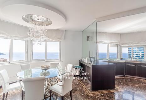 Grande appartamento ammobiliato | Vista mare