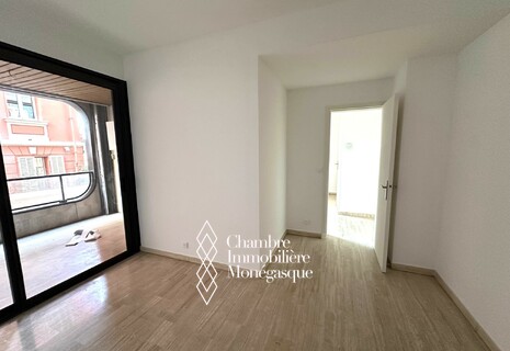 MONTAIGNE : 2P - LOGGIA - PARCHEGGIO