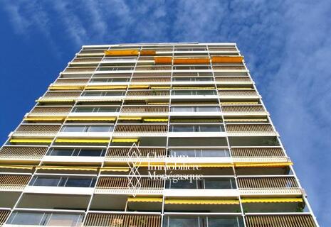 Le Granada - bel emplacement parking à louer