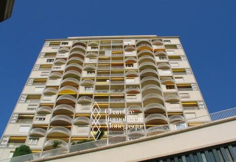 Saint Roman / Les Abeilles / Plusieurs caves à louer